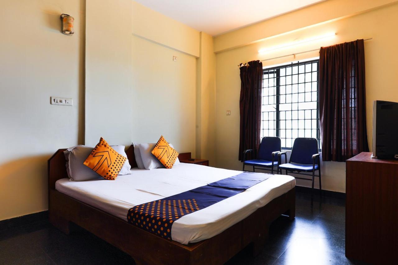 Spot On 64230 Killi Tourist Home Thiruvananthapuram Buitenkant foto